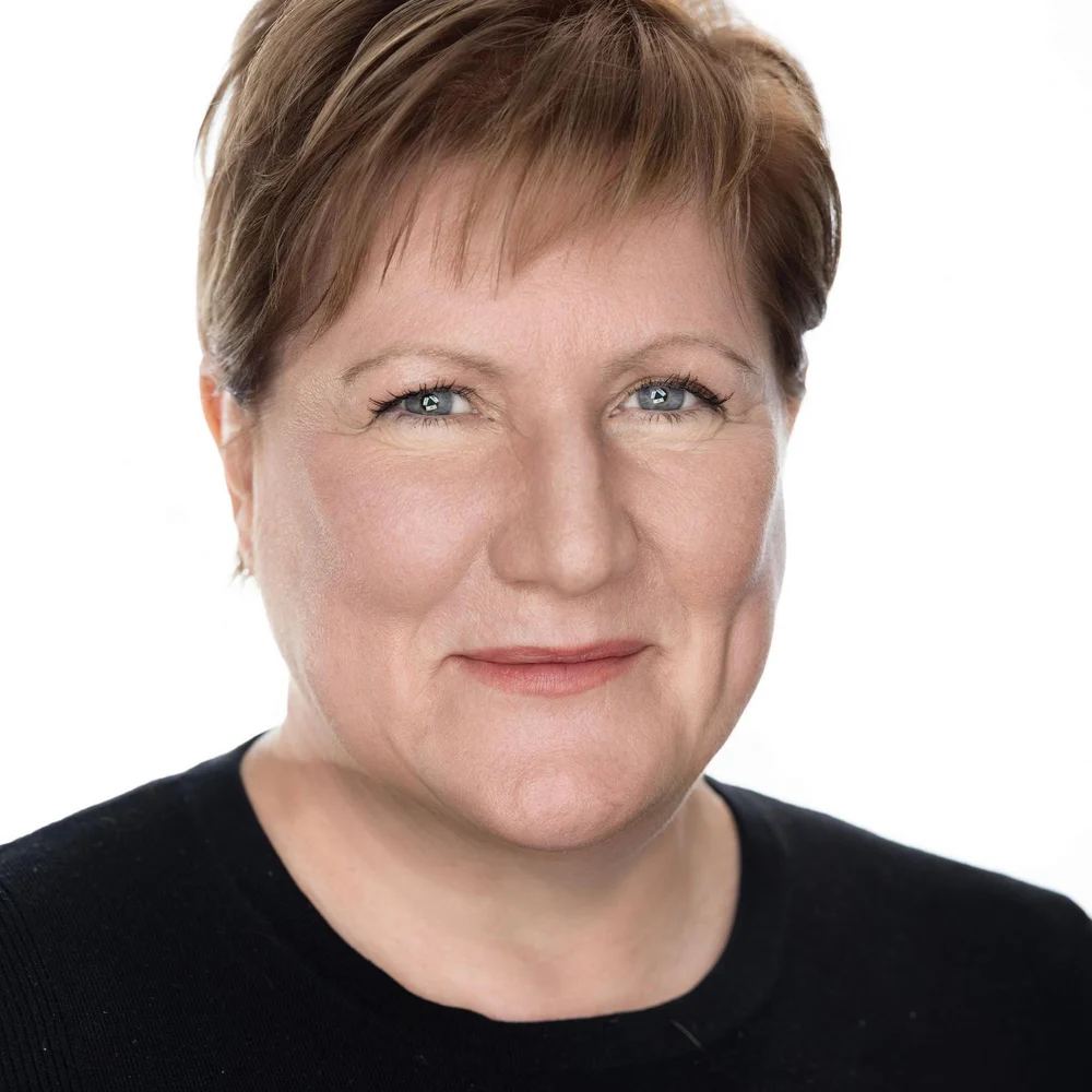 Lindsey Oliver