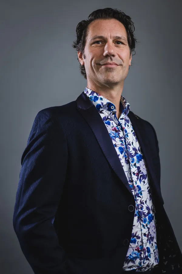 Portrait of Vincent Weberink, CEO of Pzaz
