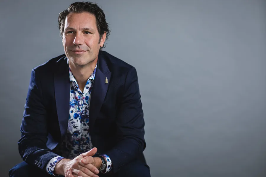 Portrait of Vincent Weberink, CEO of Pzaz