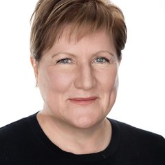 Lindsey Oliver